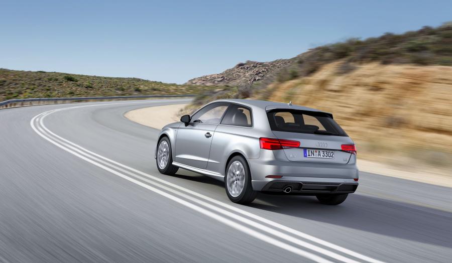  Audi A3 2.0 TDI Quattro S-Line (8V) 2016 года  (фото 15 из 18)